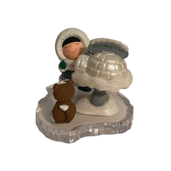 Hallmark Keepsake Frosty Friends Eskimo & Dog Mailing Letter Christmas Ornament - Picture 5 of 7